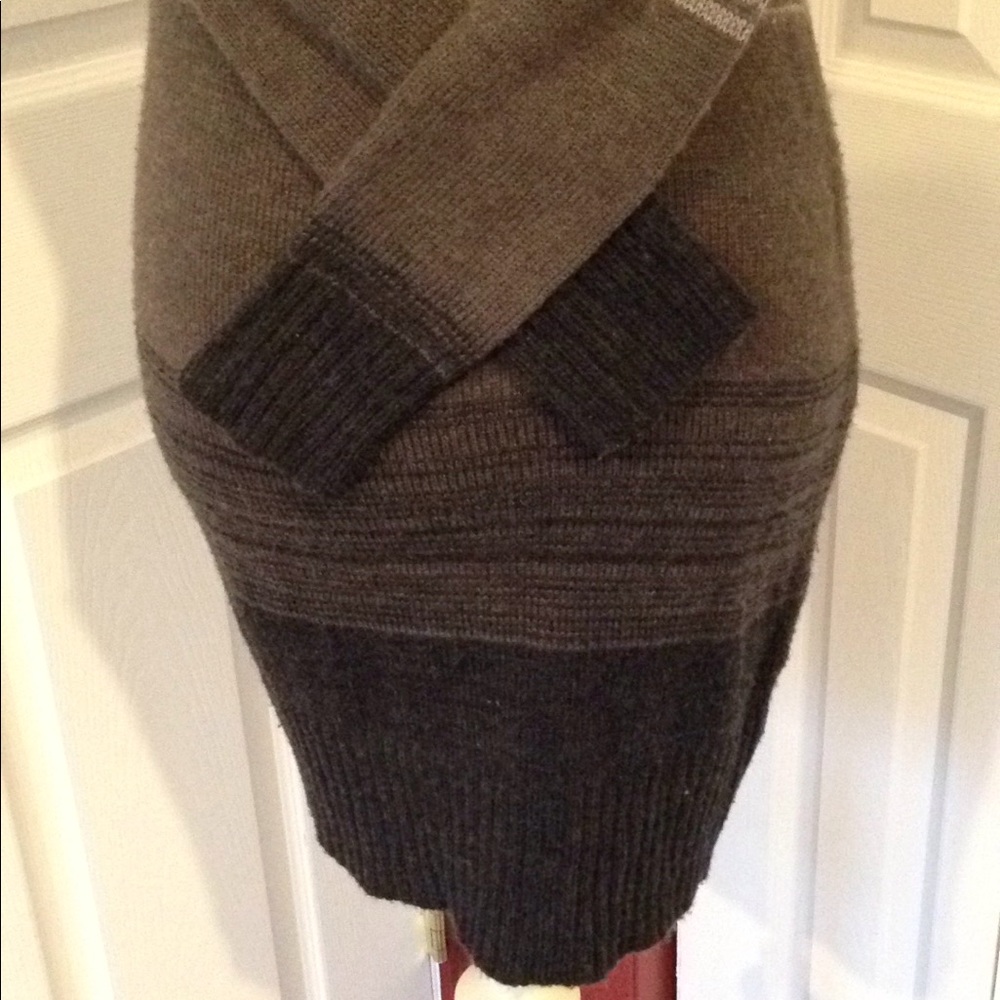 Form Fitting Sweater Dress - Picture 4 of 8